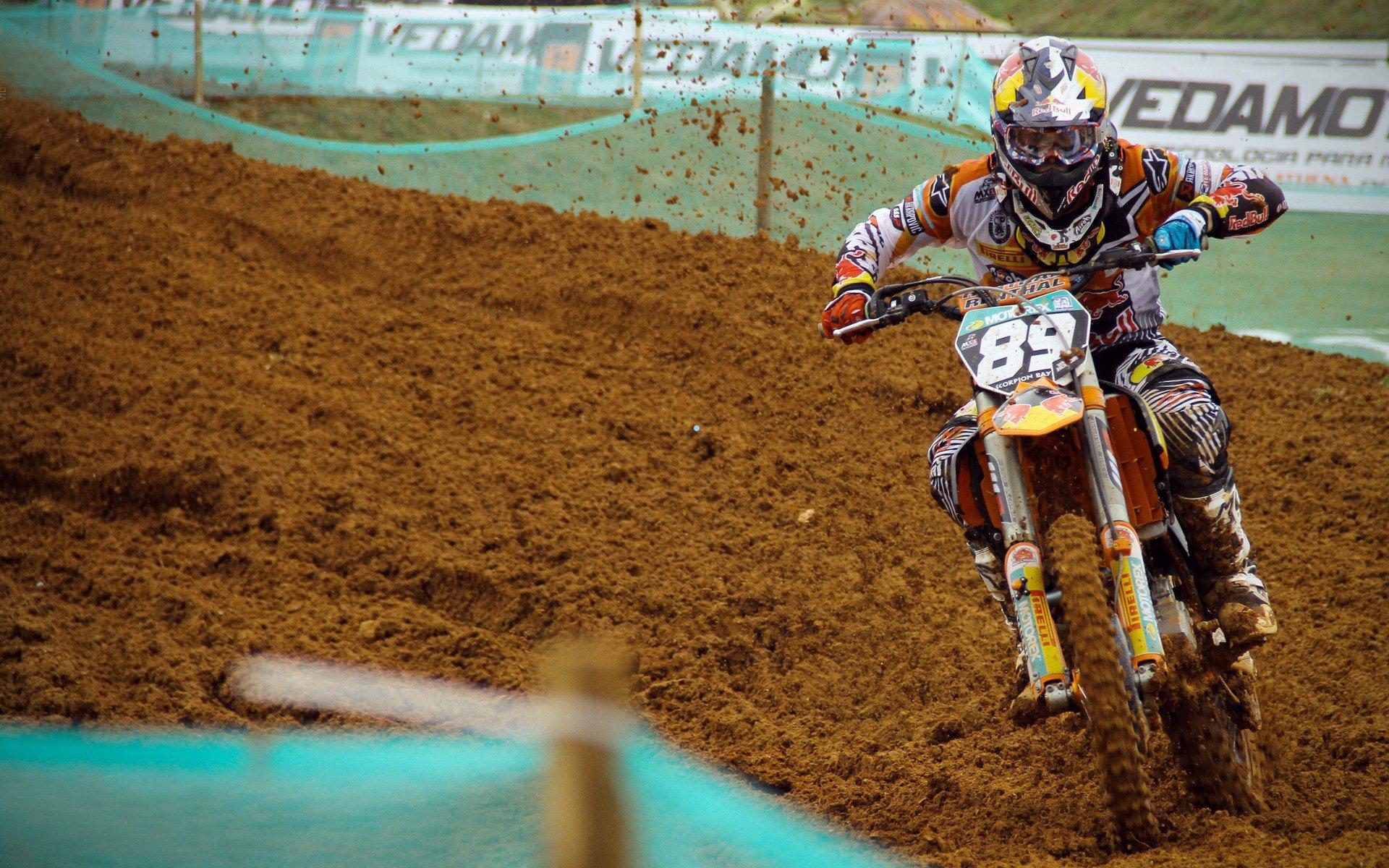 意媒曝阿尔马达获尤文推荐，斯帕莱蒂青睐卡斯特罗潜力